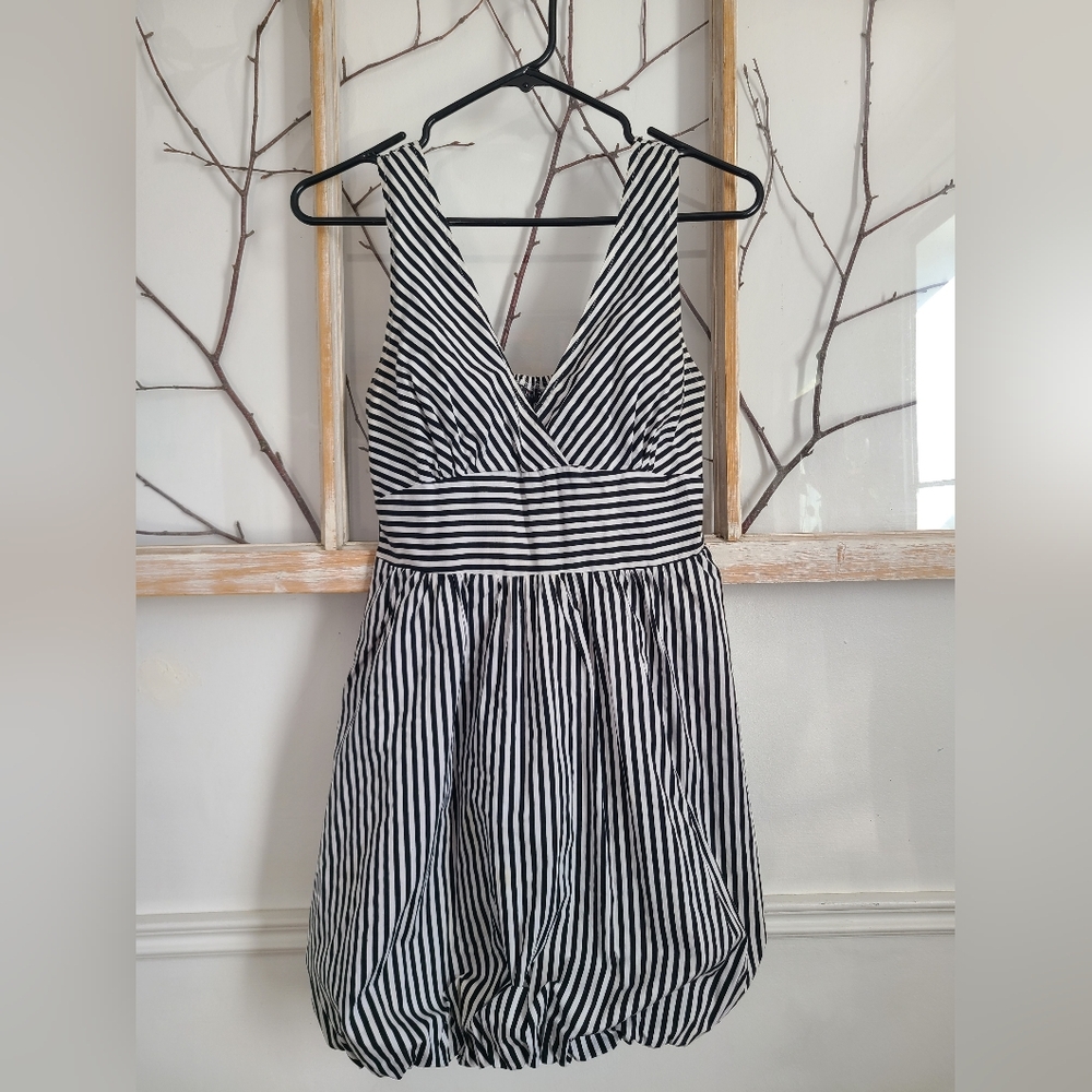 Black and White Striped Mini Dress With A V-Neck - Medium